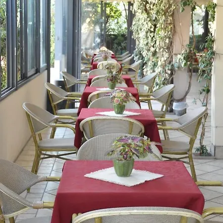 Dall'ara Otel 3*